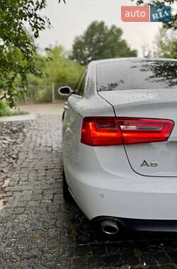 Седан Audi A6 2012 в 