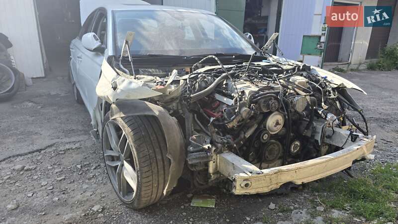 Седан Audi A6 2015 в 