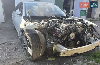 Седан Audi A6 2015 в 