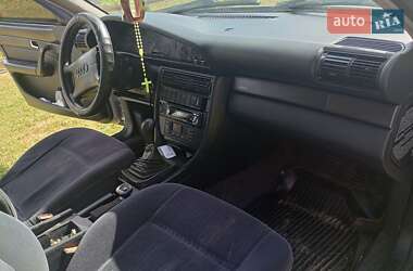 Седан Audi A6 1995 в Самборе