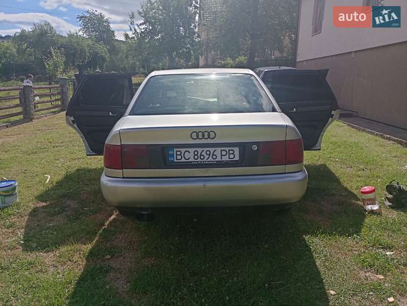 Седан Audi A6 1995 в Самборе