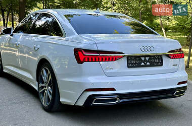 Седан Audi A6 2019 в 