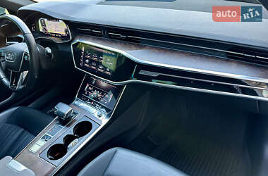 Седан Audi A6 2019 в 