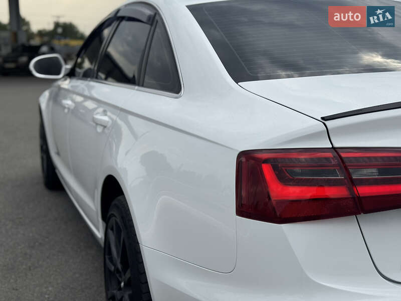 Седан Audi A6 2012 в Покровському