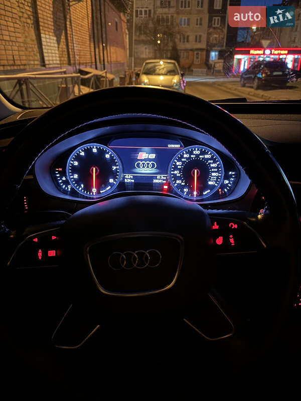 Седан Audi A6 2012 в Самборе