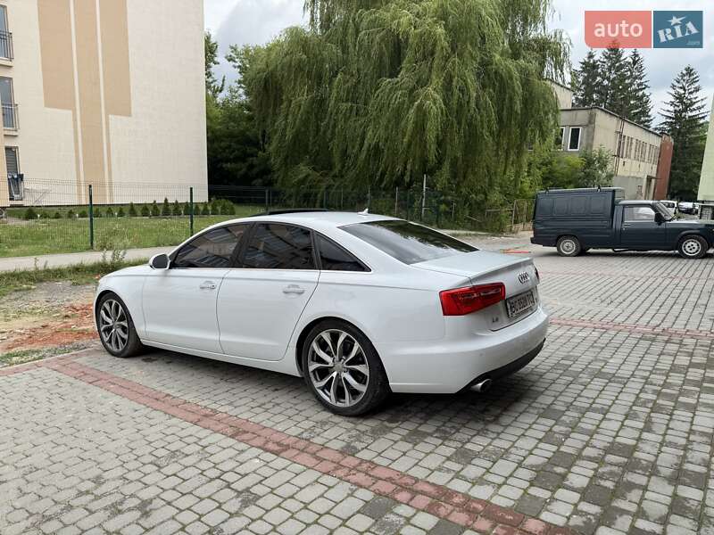 Седан Audi A6 2013 в Золочеве