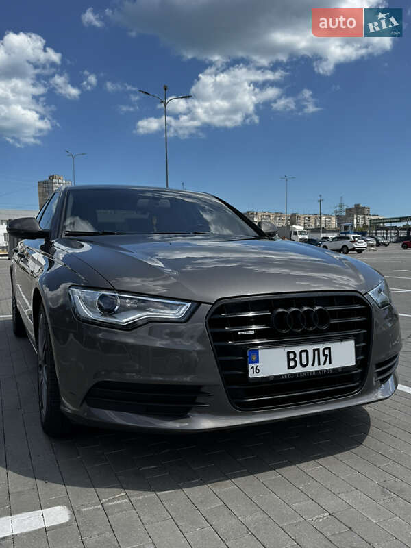 Седан Audi A6 2012 в 