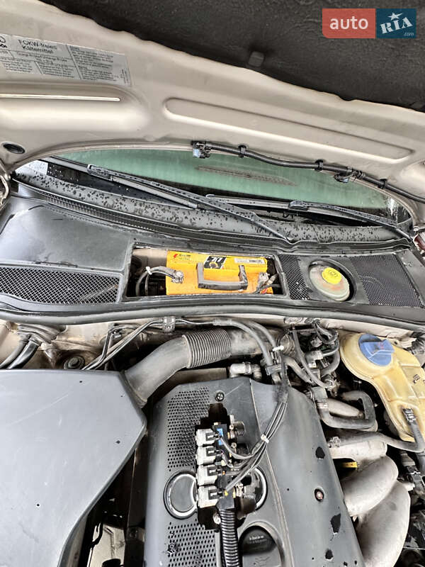 Седан Audi A6 1998 в Тростянці