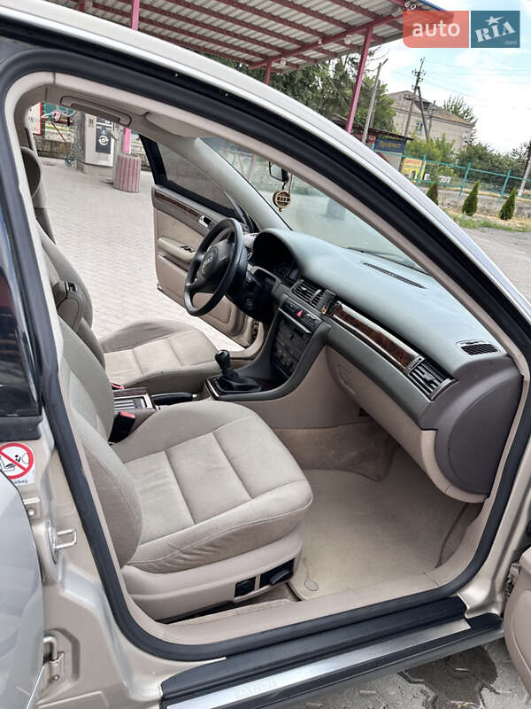 Седан Audi A6 1998 в Тростянці