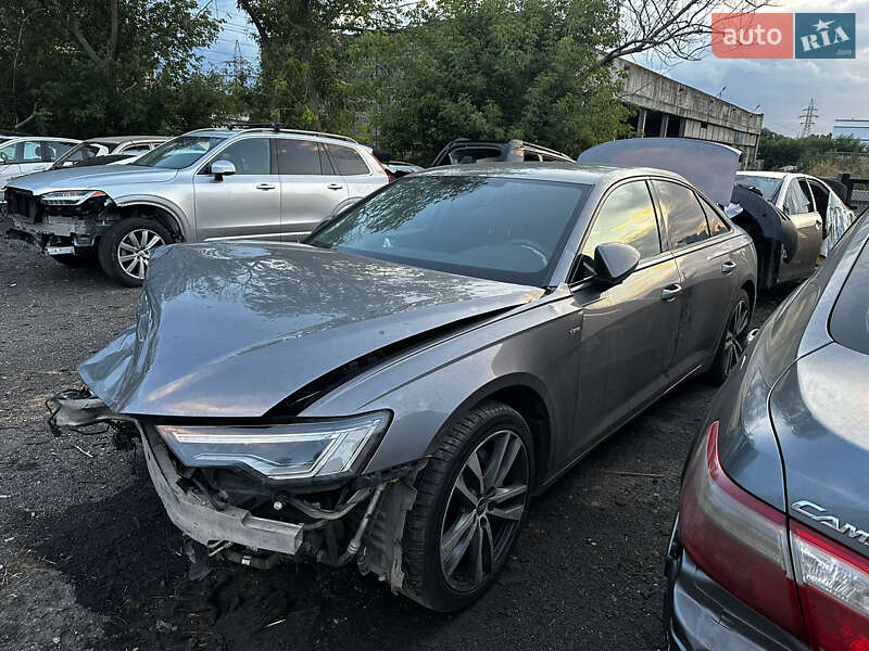 Седан Audi A6 2021 в 