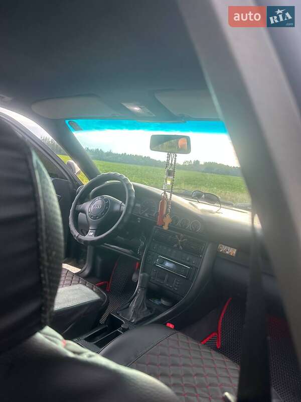Седан Audi A6 1997 в Иванкове