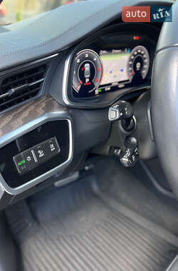 Седан Audi A6 2020 в 