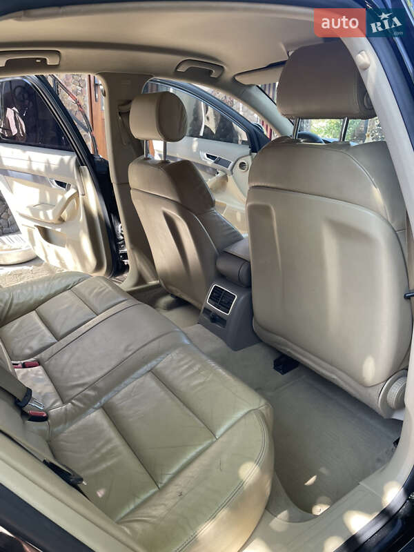Седан Audi A6 2004 в Борщеве