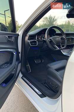 Седан Audi A6 2018 в 