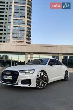 Седан Audi A6 2018 в 