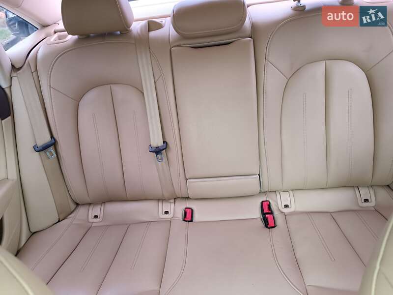 Седан Audi A6 2012 в Шептицькому