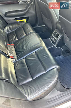 Седан Audi A6 2004 в 