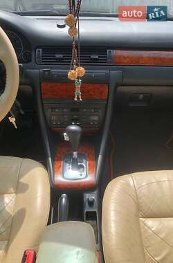 Универсал Audi A6 2003 в 