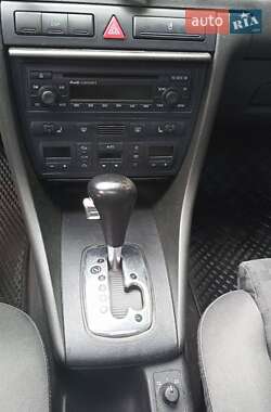 Универсал Audi A6 2004 в 