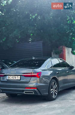 Седан Audi A6 2022 в 