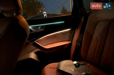 Седан Audi A6 2022 в 