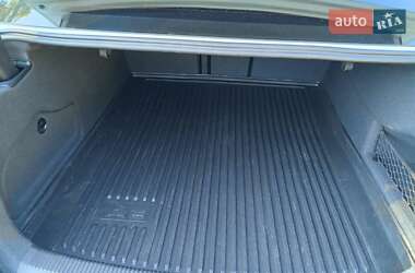 Седан Audi A6 2014 в 