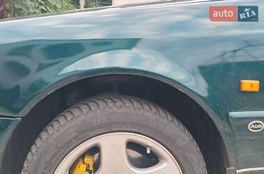 Седан Audi A6 1995 в 