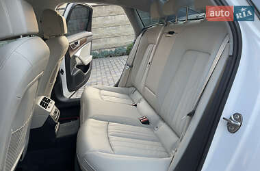 Седан Audi A6 2021 в 