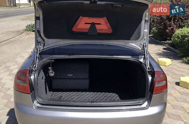 Седан Audi A6 2004 в 