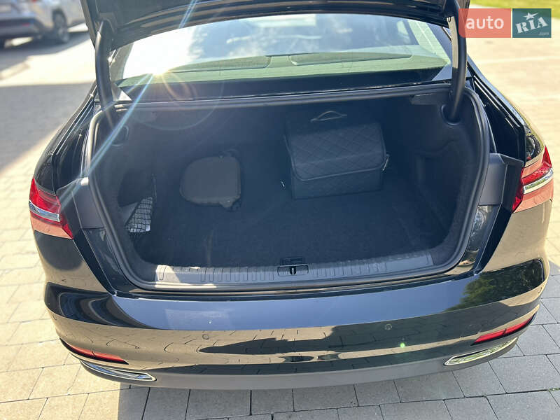 Седан Audi A6 2021 в Чопе