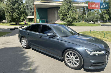 Седан Audi A6 2015 в 