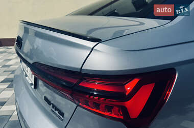 Седан Audi A6 2019 в 