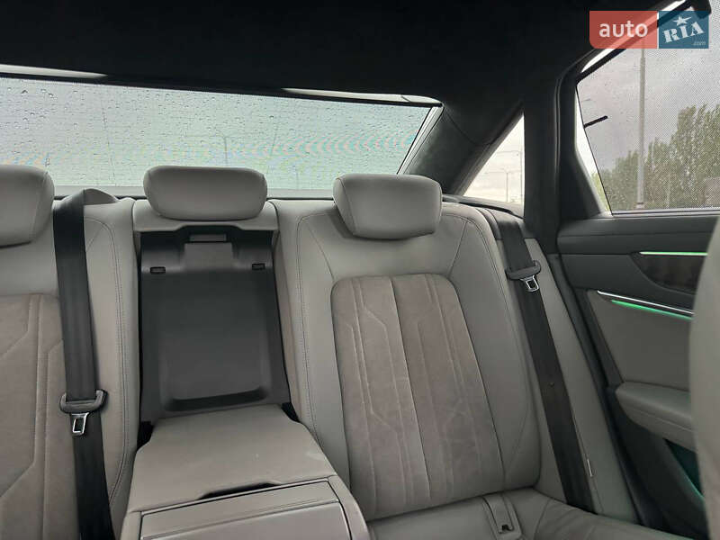 Седан Audi A6 2019 в Днепре