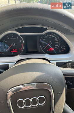 Седан Audi A6 2010 в 