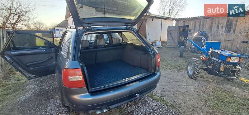 Универсал Audi A6 2003 в Костополе