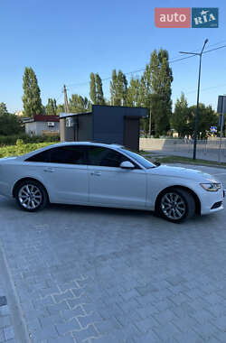 Седан Audi A6 2015 в 