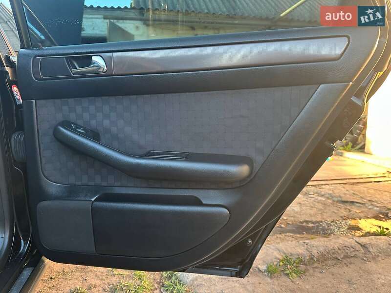 Седан Audi A6 2001 в Лебедине