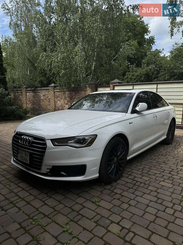 Седан Audi A6 2015 в 