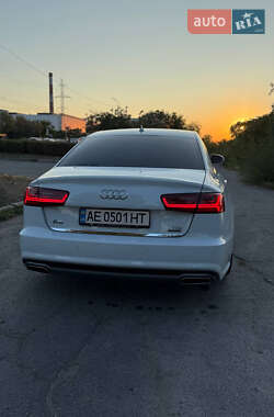 Седан Audi A6 2015 в 