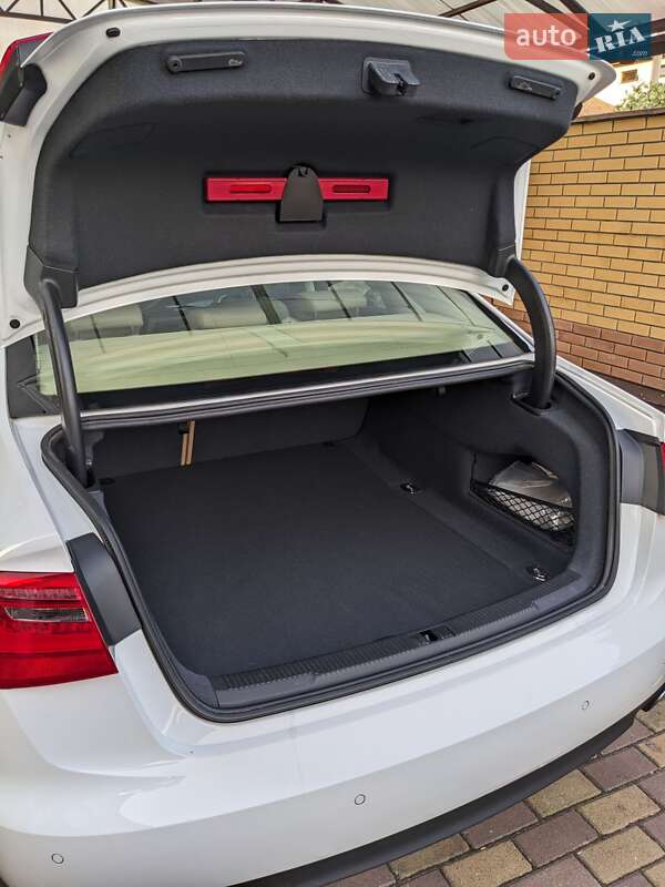Седан Audi A6 2013 в Киеве