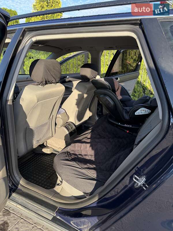 Универсал Audi A6 2002 в Долине