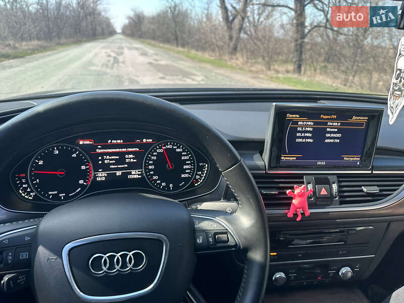 Седан Audi A6 2015 в Киеве