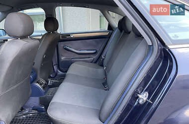 Седан Audi A6 1999 в 