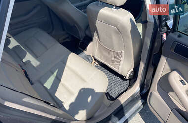 Седан Audi A6 2001 в 