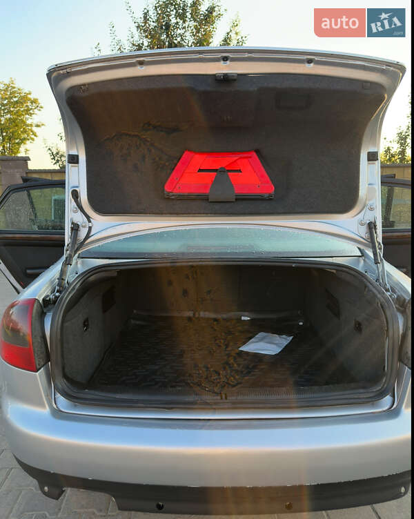 Седан Audi A6 1999 в Дубно