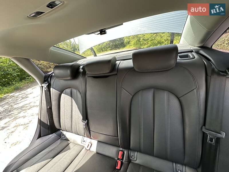 Седан Audi A6 2015 в Хмельницком