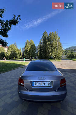 Седан Audi A6 2004 в 