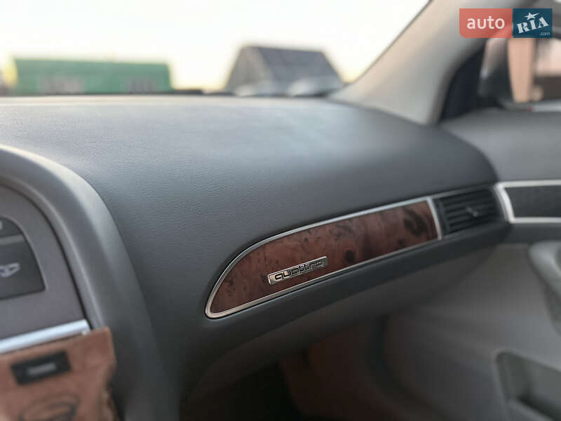 Седан Audi A6 2005 в Владимире