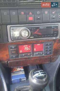 Седан Audi A6 1995 в 
