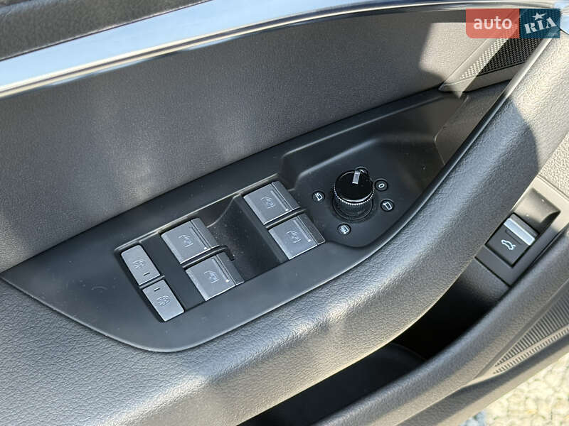 Седан Audi A6 2019 в Стрые